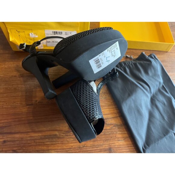 Fendi Black Platform Heel Sandals T-Strap Open Toe Size 8.5 US New In Box - Picture 5 of 6